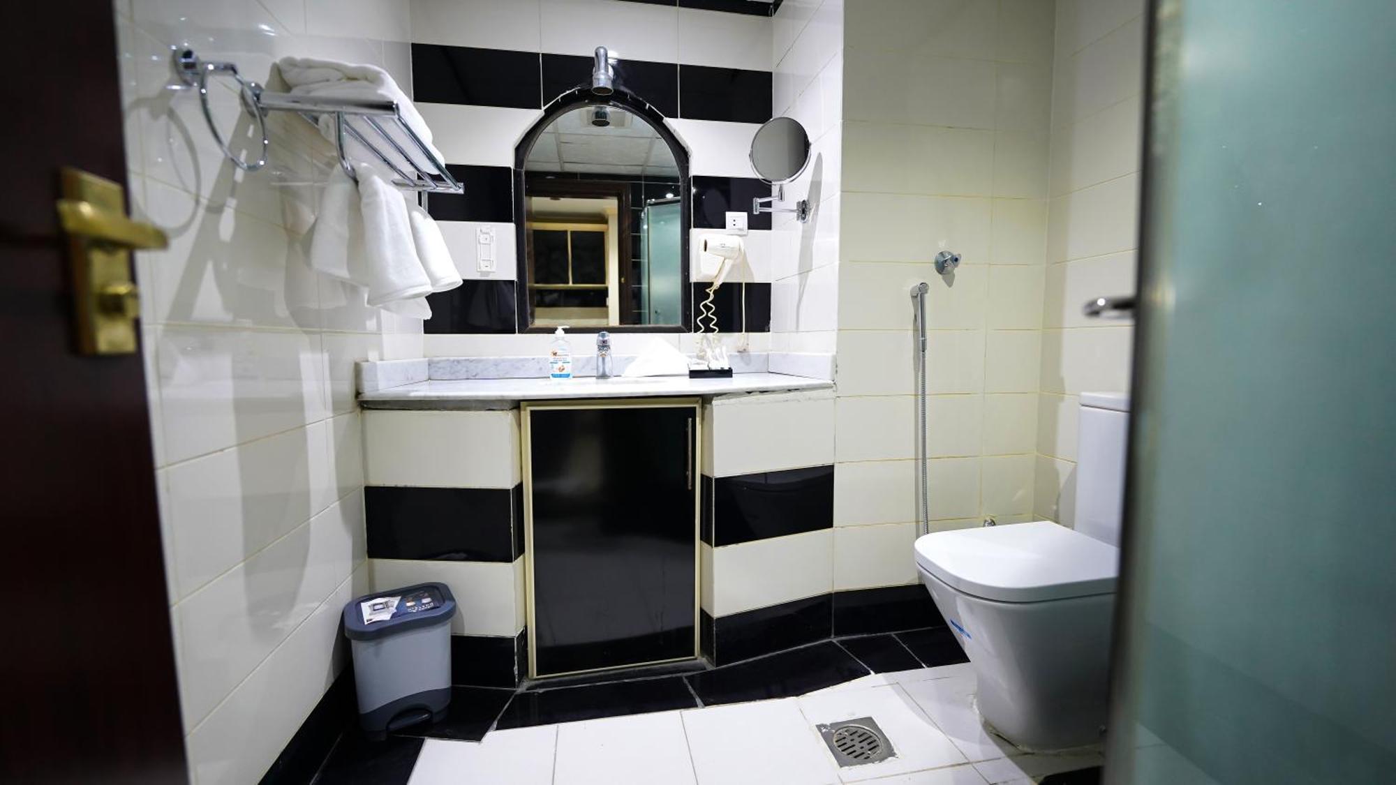 Al Kiram Hotel Al Azizia Mecca Exterior photo
